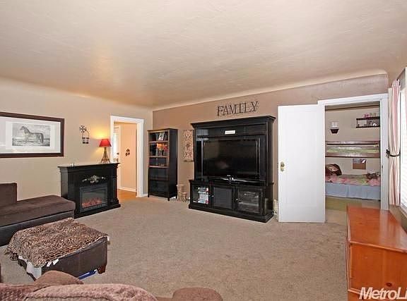 5th image of 407 Cherry St
