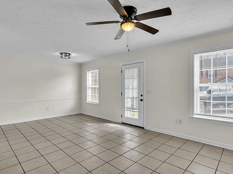 1056 N Montgomery St #B-2 — Photo 3