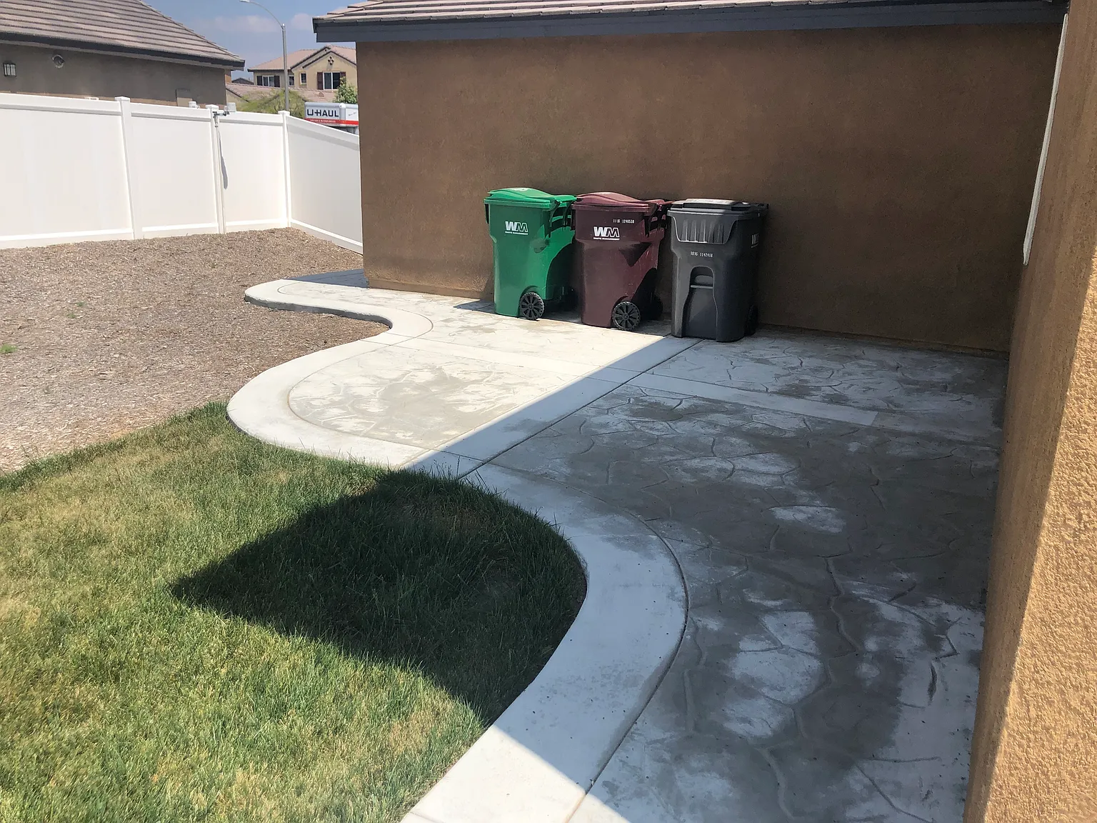 5 bed, 2424 sqft, $3,599 — Photo 4