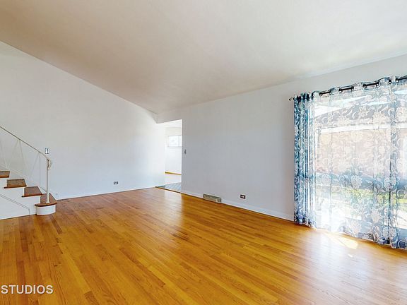 4th image of 10917 Martindale Dr