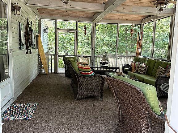 3rd image of 200 Chickadee Rd
