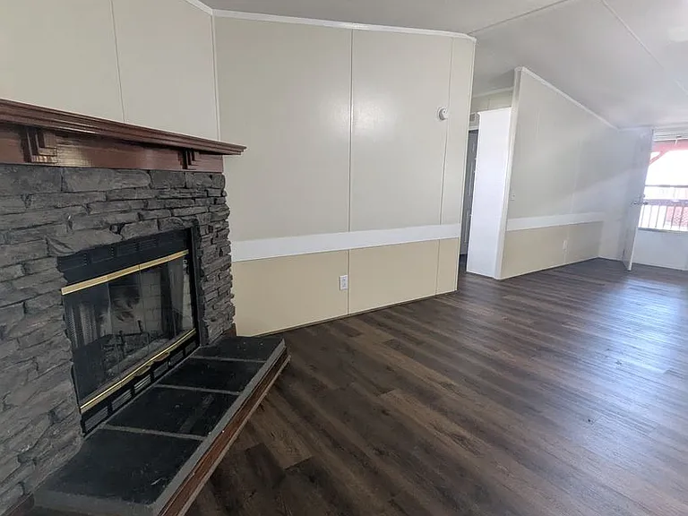 1105 S Rogers St — Photo 54