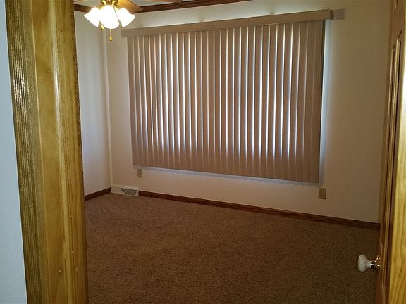 4th image of 1693 College Ave