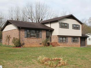 204 Blackhawk Dr, Simpsonville, SC 29680