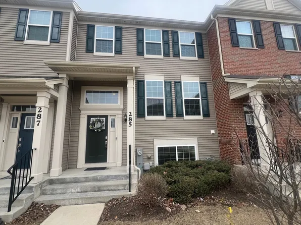 285 Lakeshore Dr, Oswego, IL 60543