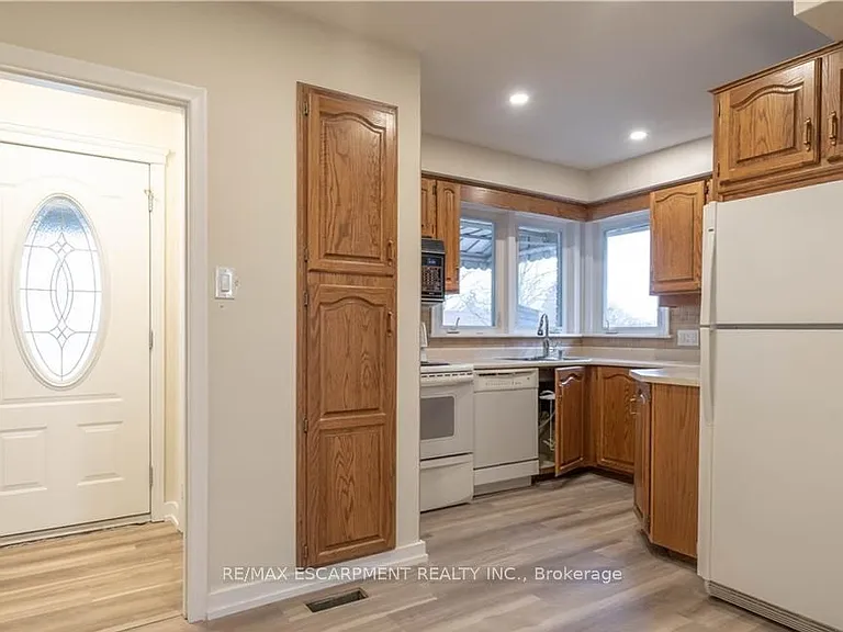 9 W 22nd St #1 — Photo 2