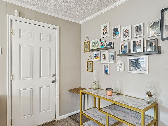 5th image of 213 21st Ave W