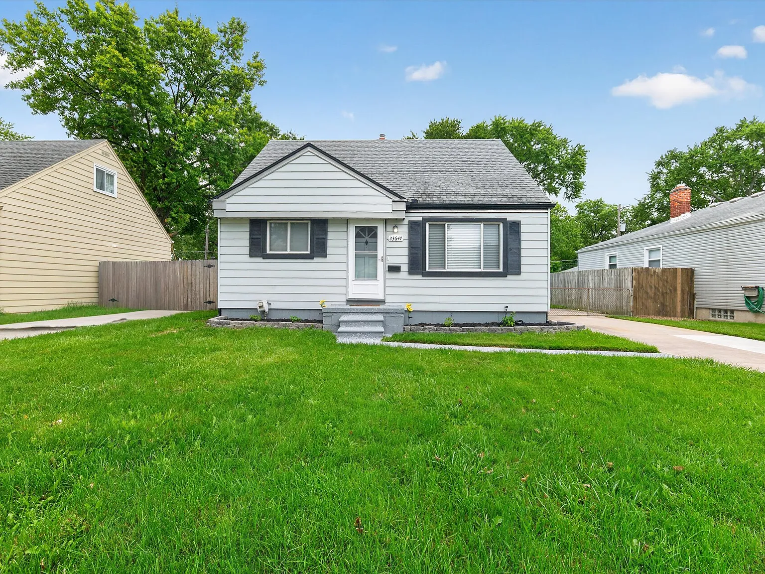 3 bed, 1400 sqft, $2,200 — Photo 2