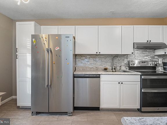 3rd image of 3902 Hunt Harbor Rd