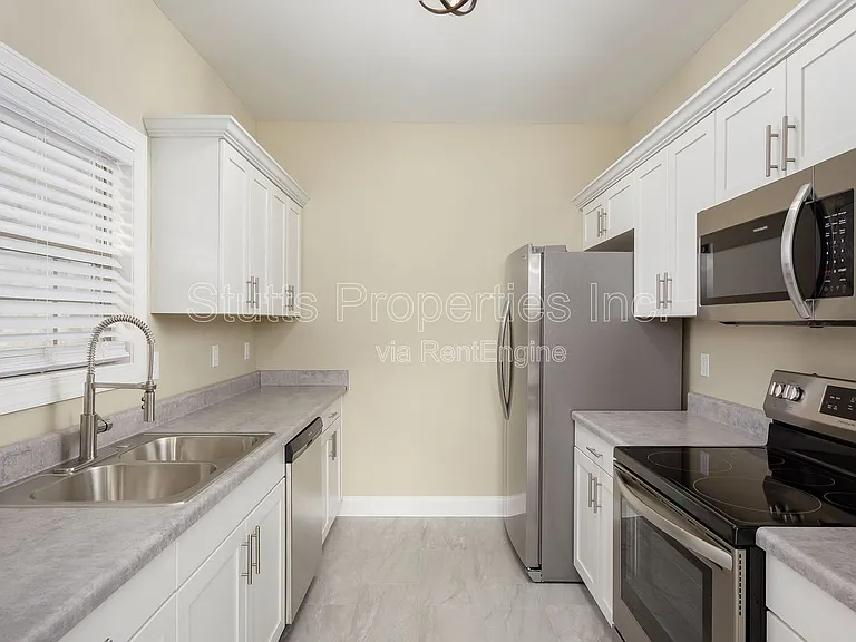 206 Bentbrook Dr — Photo 3