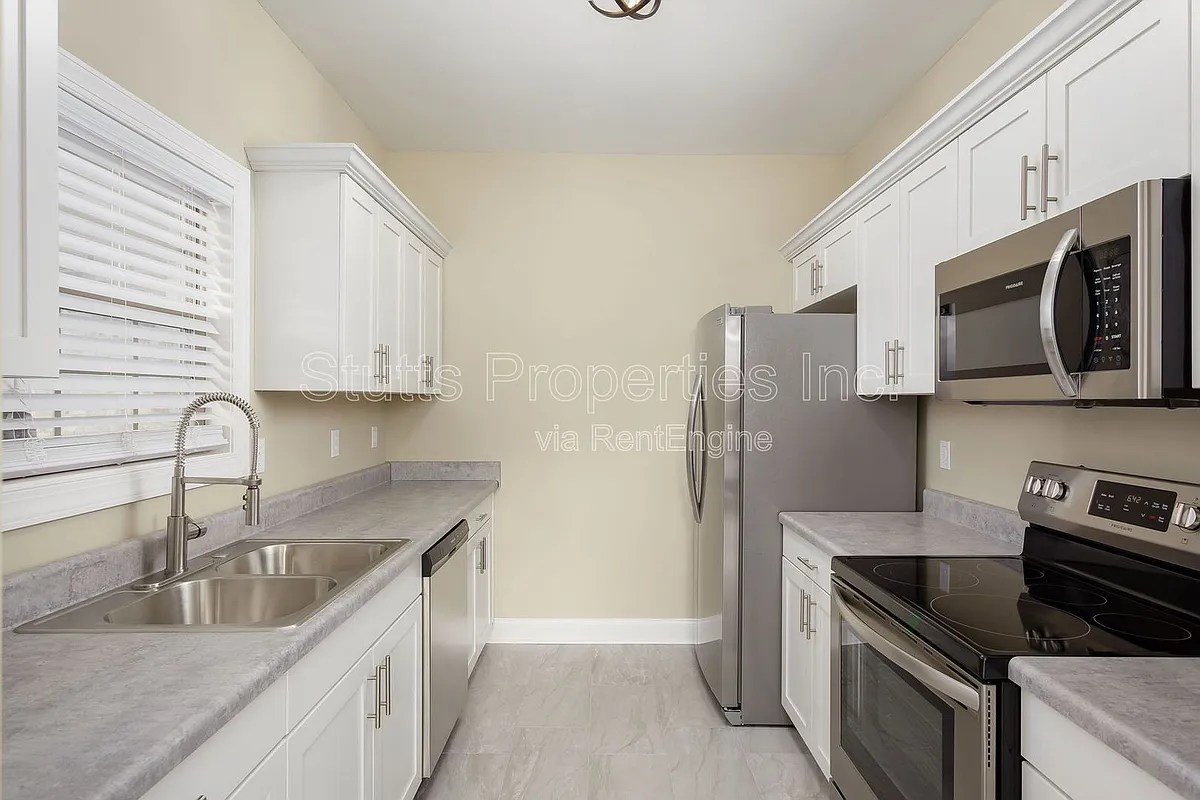 Building Photo - 208 Bentbrook Dr
