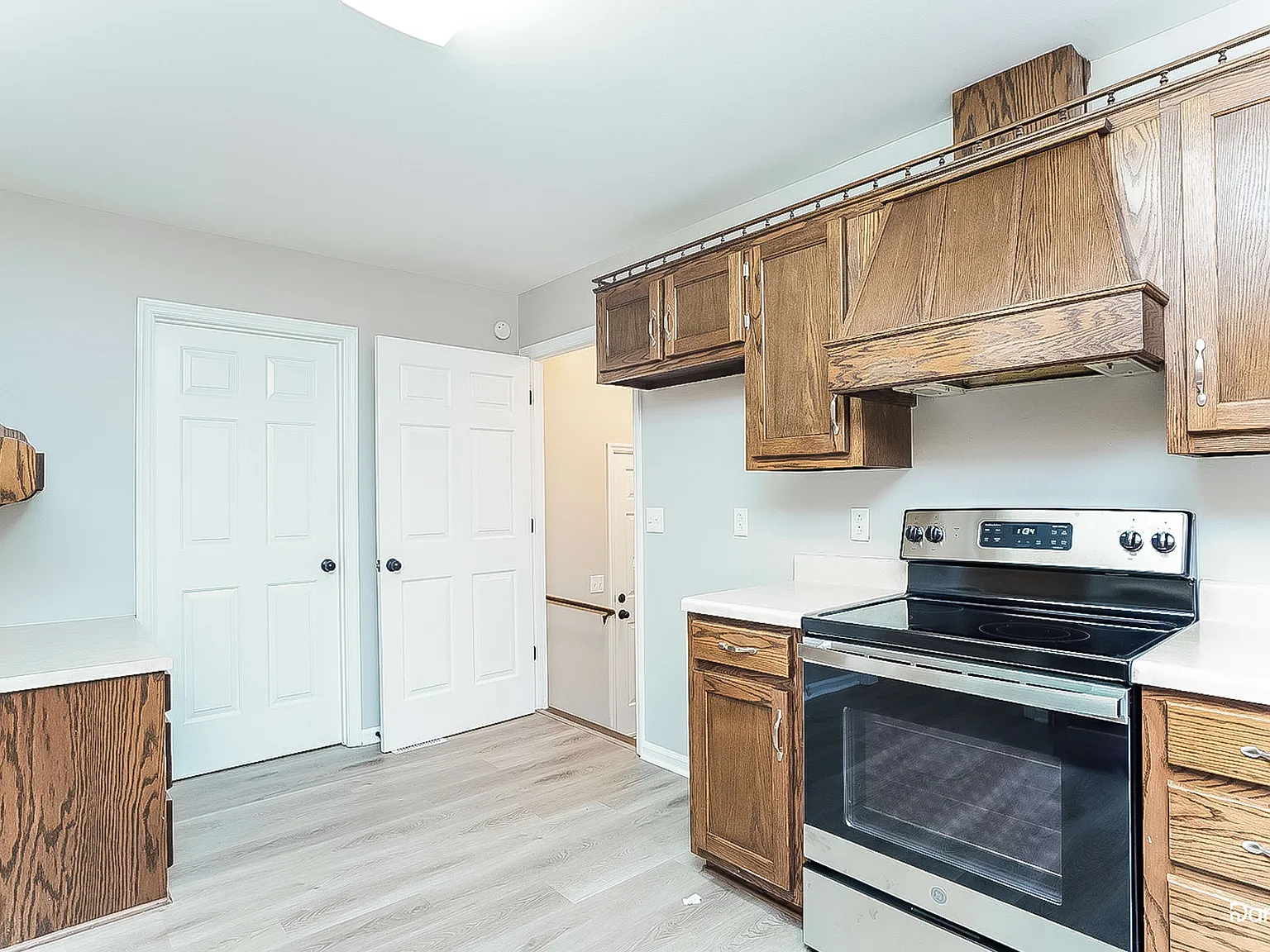 3 bed, 2.0 bath, 1700 sqft, $2,345 — Photo 4