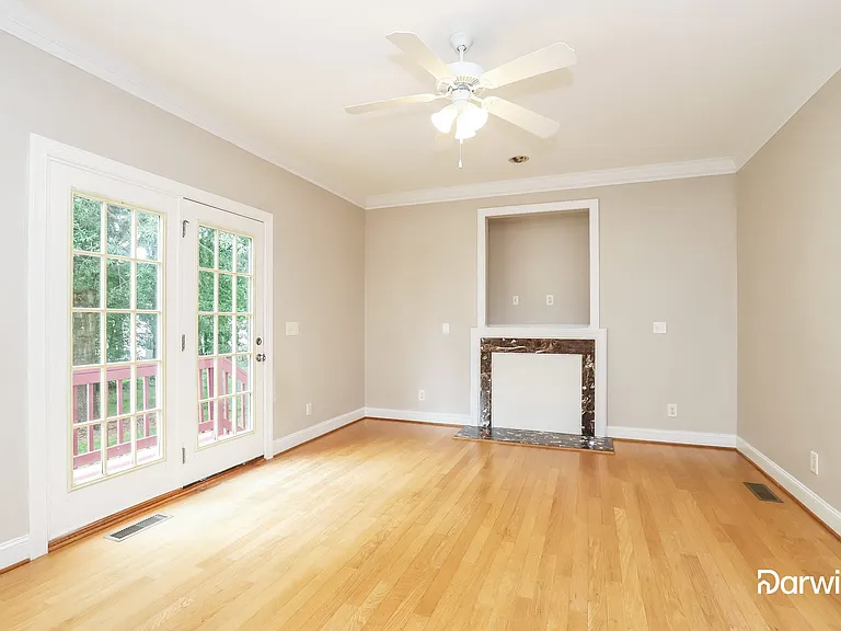 116 Eva Dr — Photo 8