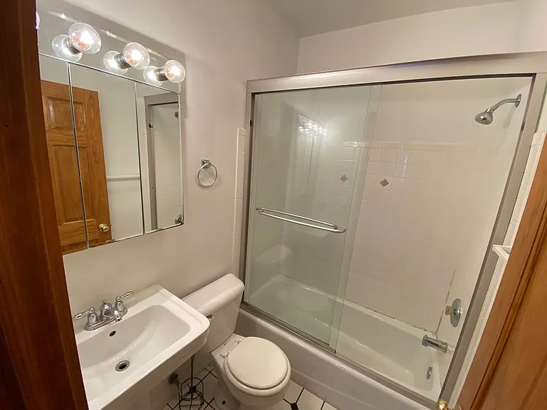 Summit St 1616-1618 SCR — Photo 11