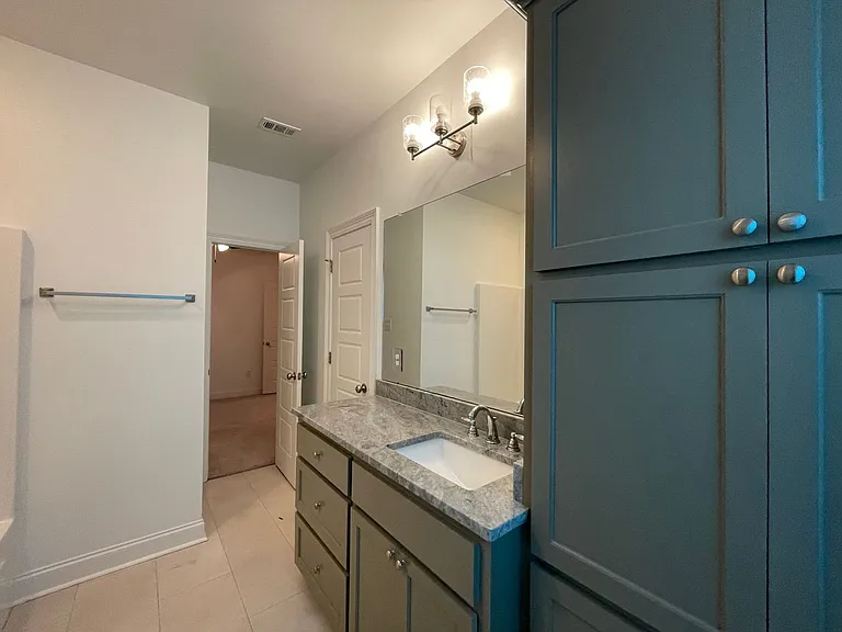 8112 Village Lake Ave — Photo 10