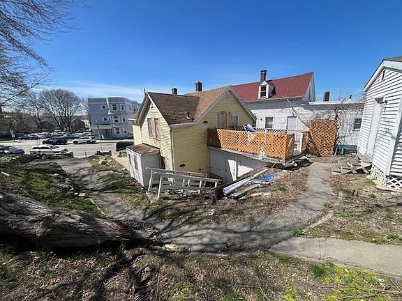 4th image of 1814 Pleasant St