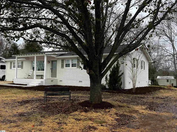 713 Cross Anchor Rd, Woodruff, SC 29388