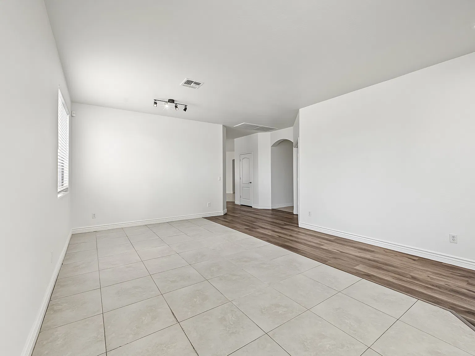 3 bed, 2171 sqft, $2,300 — Photo 4