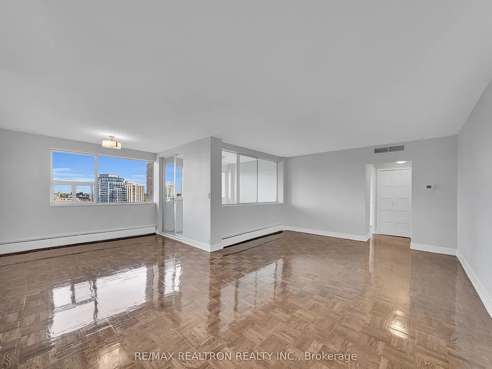 9 Deer Park Cres #1602