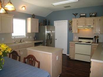 3rd image of 7702 Wolf Dr