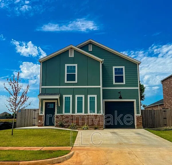 2807 Clifton Ter — Photo 1