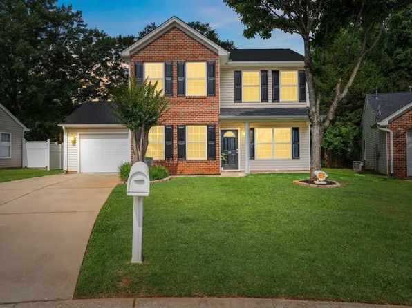 29 Seaside Ln, Greer, SC 29650