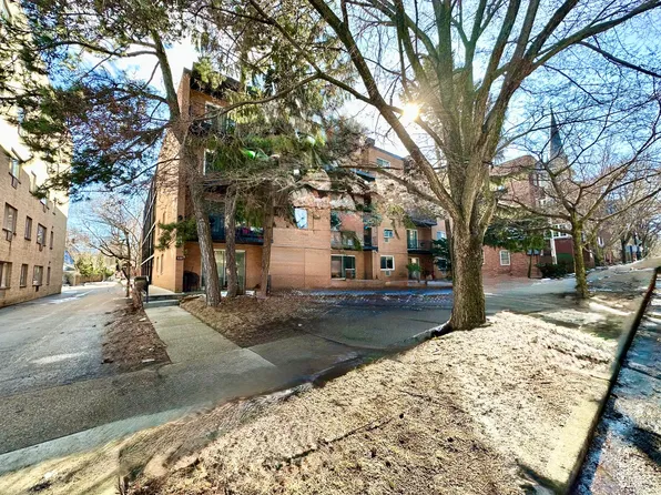 930 Washington St APT 1B, Evanston, IL 60202