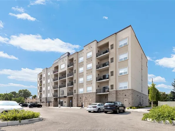1740 Sprucewood Ave #502, Lasalle, ON N9J 0E6