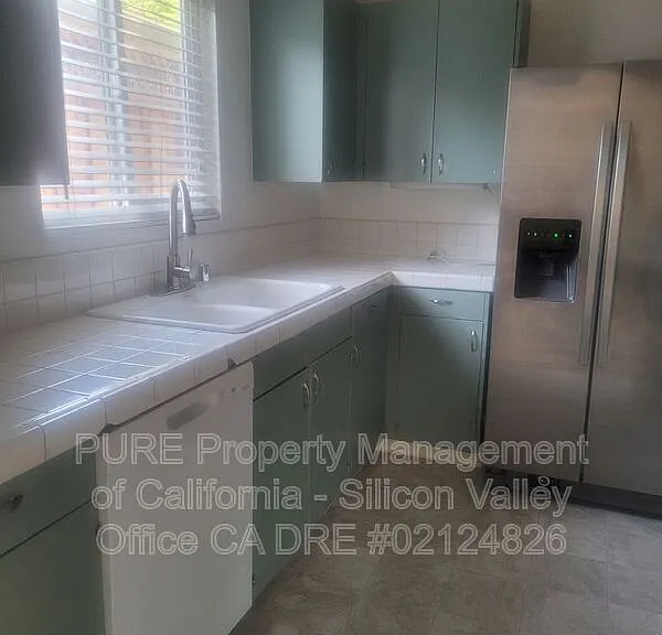 4860 Clydelle Ave — Photo 6