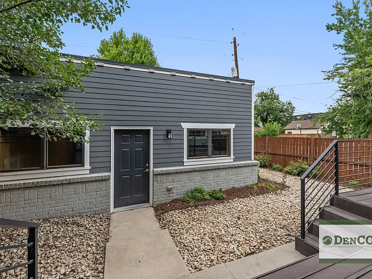 1401 S Clarkson St — Photo 35