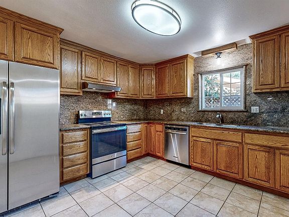 2nd image of 4872 Canyon Drive