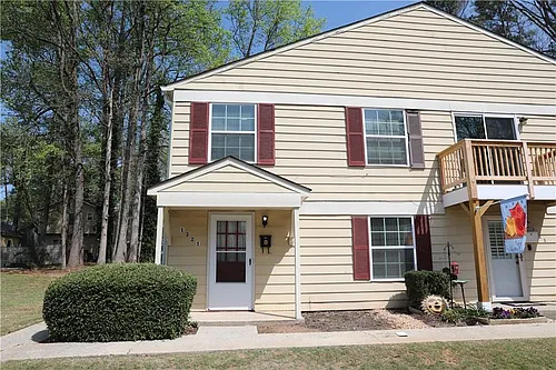 1321 Surrey Ln SW Photo 1