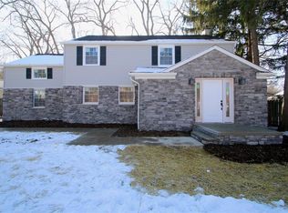 20500 Shelburne Rd, Shaker Heights, OH 44122