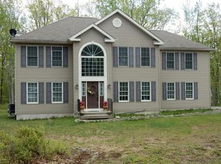 1247 Overlook Ct, Saylorsburg, PA 18353
