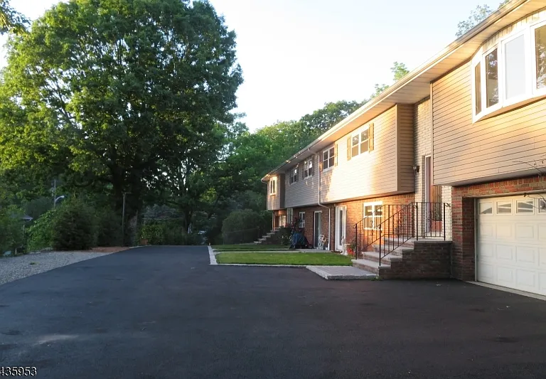 25 Storms Ave #B — Photo 4