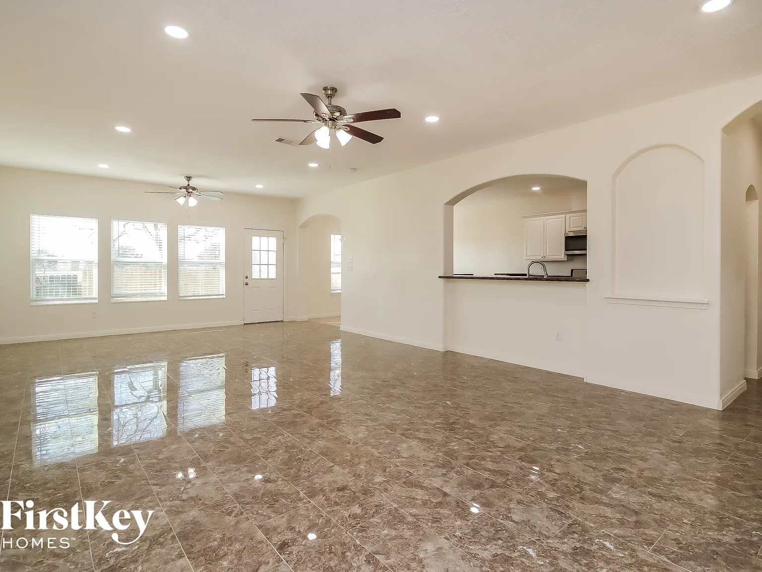 4 bed, 2.5 bath, 2684 sqft, $2,655 — Photo 3