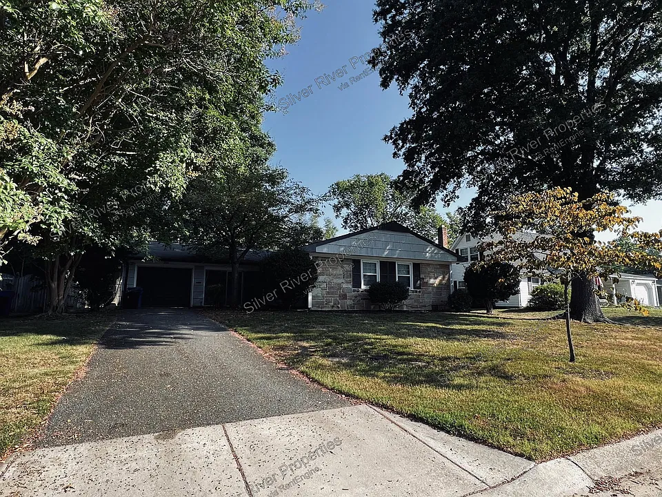 12015 Twin Cedar Ln