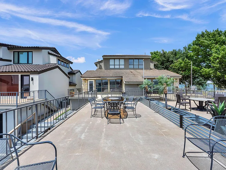 533 Lighthouse Dr — Photo 6