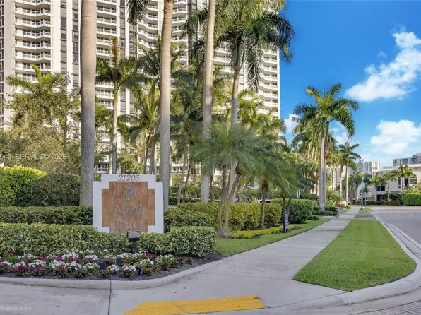 21205 Yacht Club Dr #701, Aventura, FL 33180