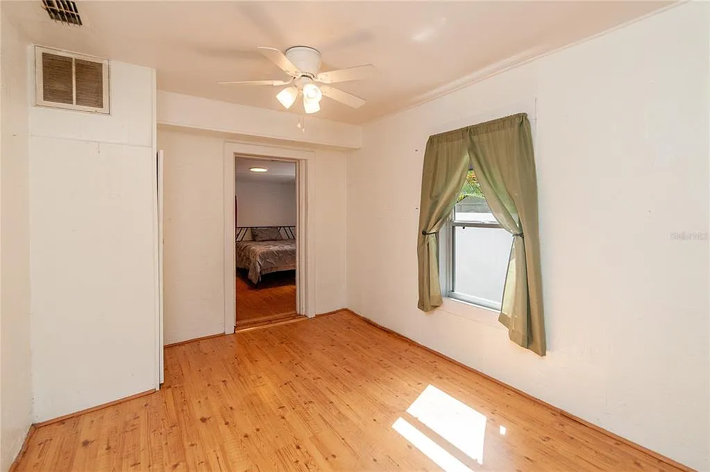 2 bed, 2.0 bath, 980 sqft, $2,450 — Photo 4
