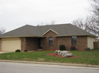 501 E Ozark Jubilee Dr, Nixa, MO 65714