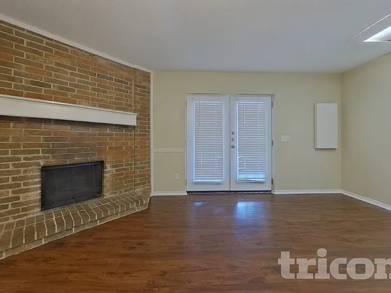 5536 Dunson Dr — Photo 2