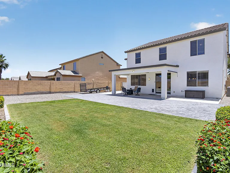 734 W Desert Seasons Dr — Photo 3