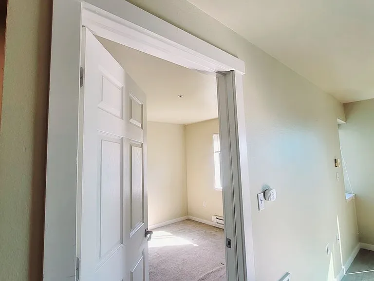 Avalon West Apartments — Photo 7