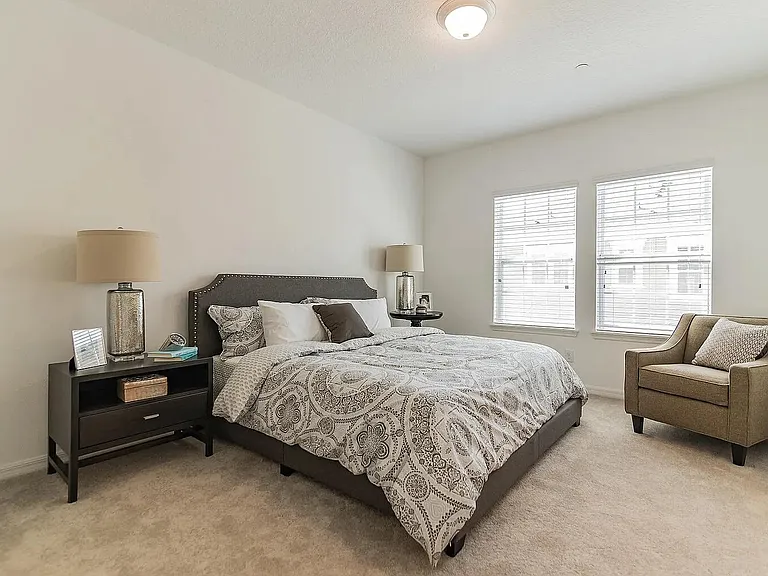 553 Majestic Palm Dr — Photo 7
