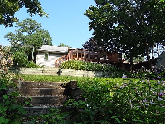 1453 North Arm Dr Orono MN Huge terraced backyard to park