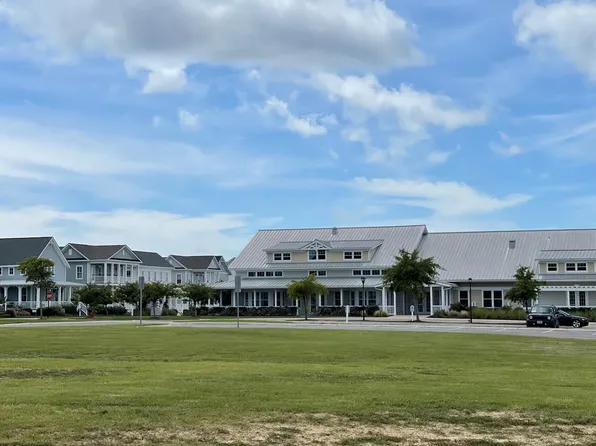 100 Muirfield Dr, Cape Charles, VA 23310