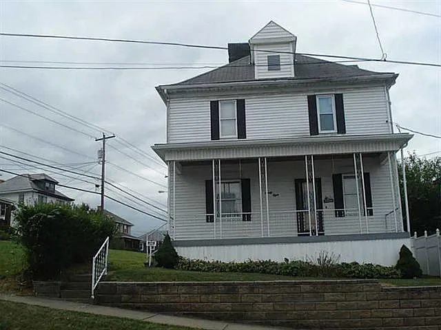 98 Lenox St photo 1