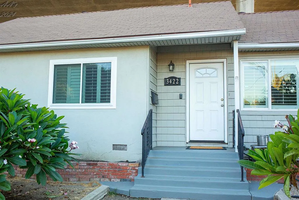 3 bed, 1008 sqft, $3,800 — Photo 2