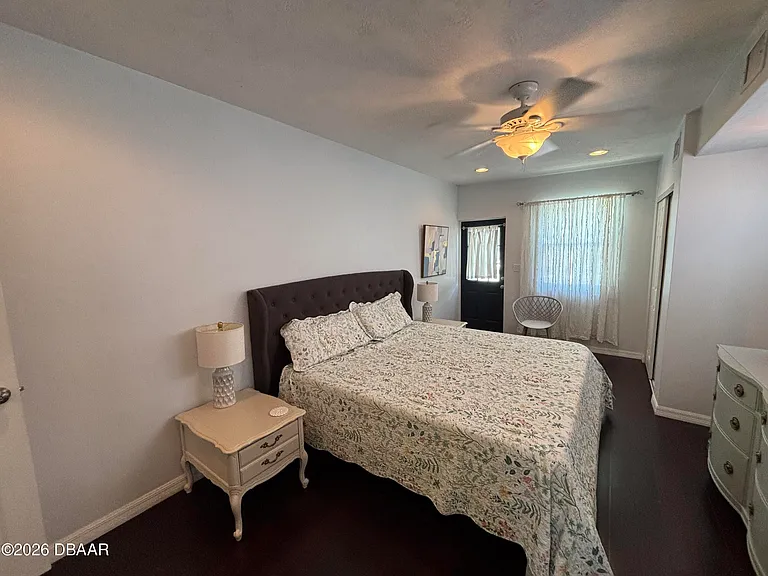43 Warwick Ave — Photo 17